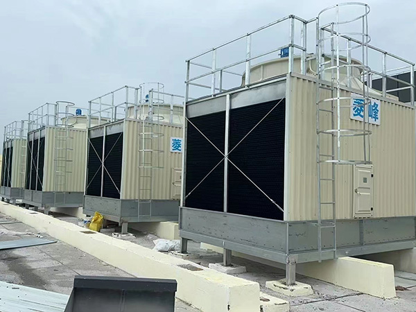 方形玻璃冷却塔